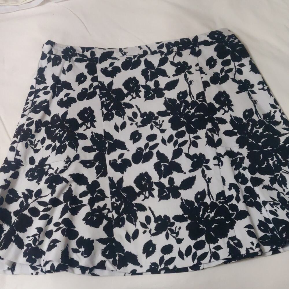 Margaret M black and white skirt, size M